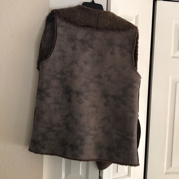 Sherpa lined, weathered suede like vest jacket M/L - Picture 4 of 5